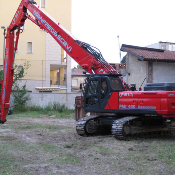 Demolizioni a Monza