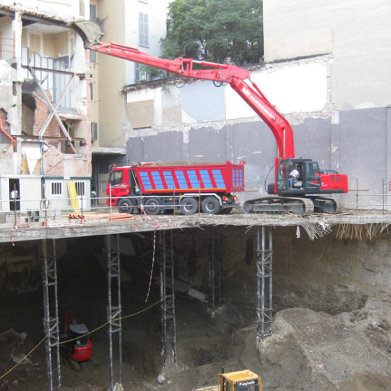 Scavi in Corso ventidue marzo a Milano